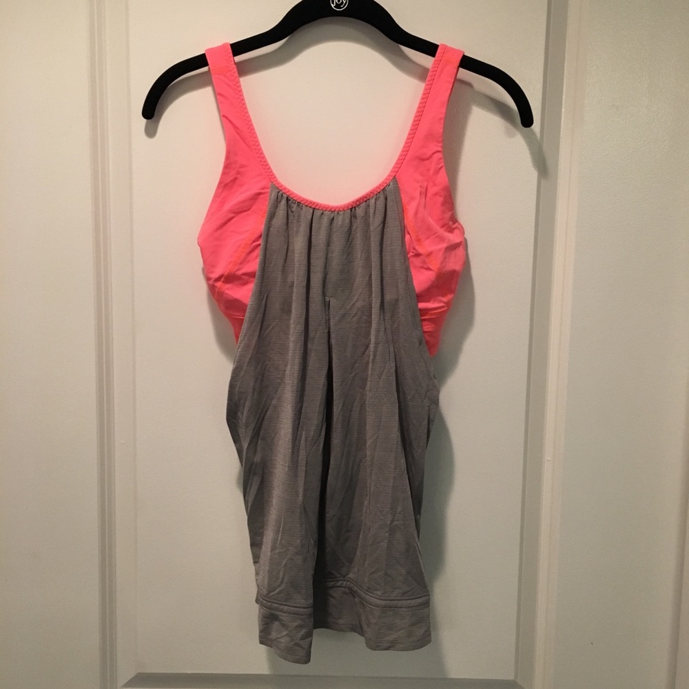 Lululemon tank with attached bra